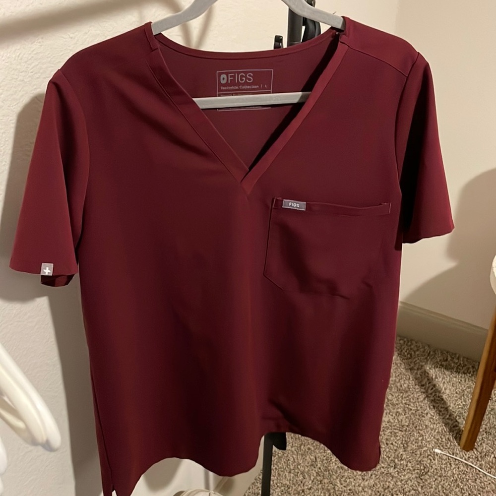 Figs Catarina One Pocket Scrub Top; Burgundy, Large (regular)